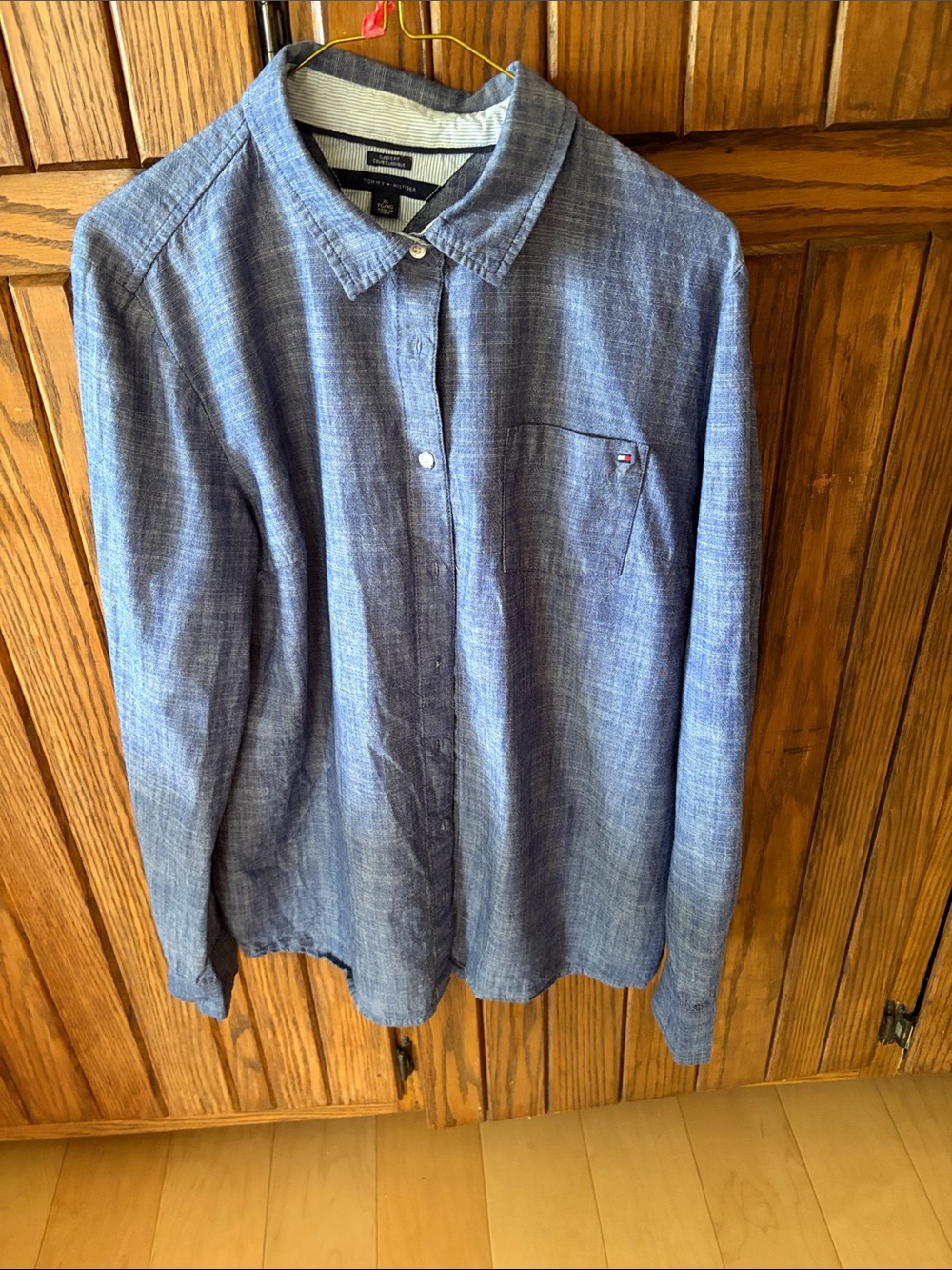 Tommy Hilfiger WOMEN’s Chambray Blue Button-Down Shirt Size XL